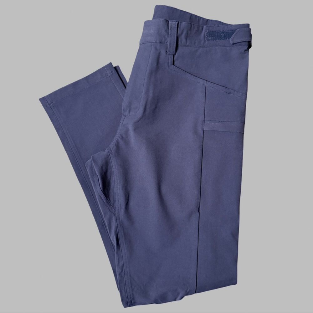 LIKE NEW! NEVER WORN….Men's Ten Thousand TACTICAL UTILITY PANT, Blue, Size 32x30